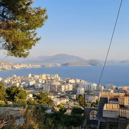 Queen Bed With The View! Saranda